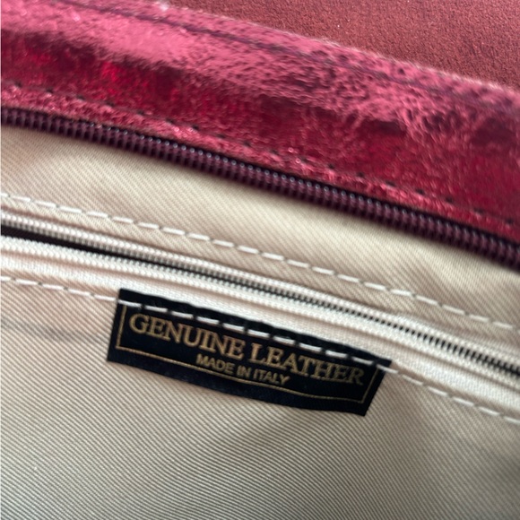 Chic Italian leather Bag – Like New Condition - Picture 5 of 9